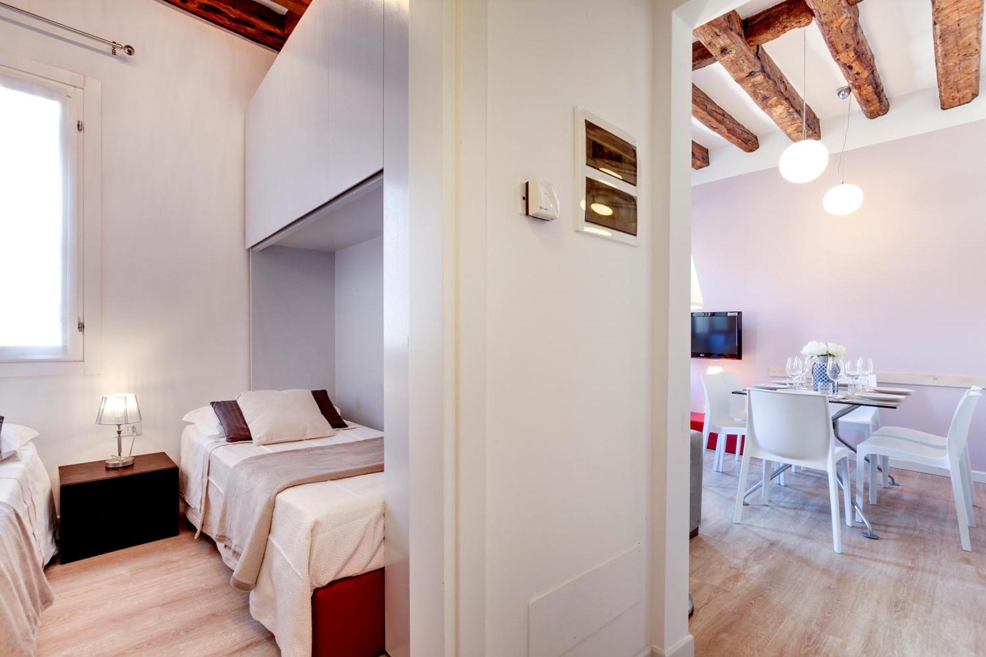 Botteri Palace Apartments By Wonderful Italy Венеция Экстерьер фото